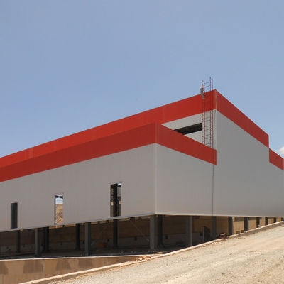 Welded Connection Prefabricated Metal Structures Steel Frame Building OEM