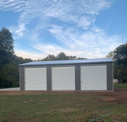 Prefabricated Steel Structure Warehouse with C or Z Type Purlin Building