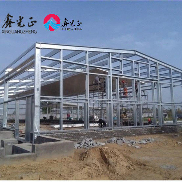 Prefabricated Livestock Farm House with H-Section Steel PVC Insulation and Rolling Door