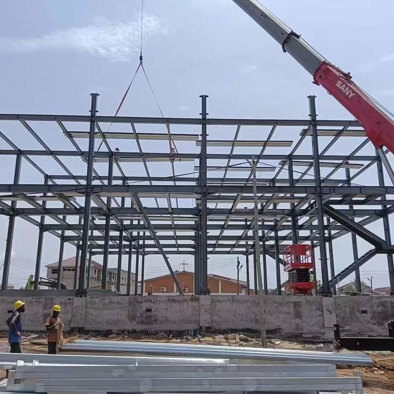 Insulated Prefabricated Steel Workshop with Painted or Galvanized H Steel Frame