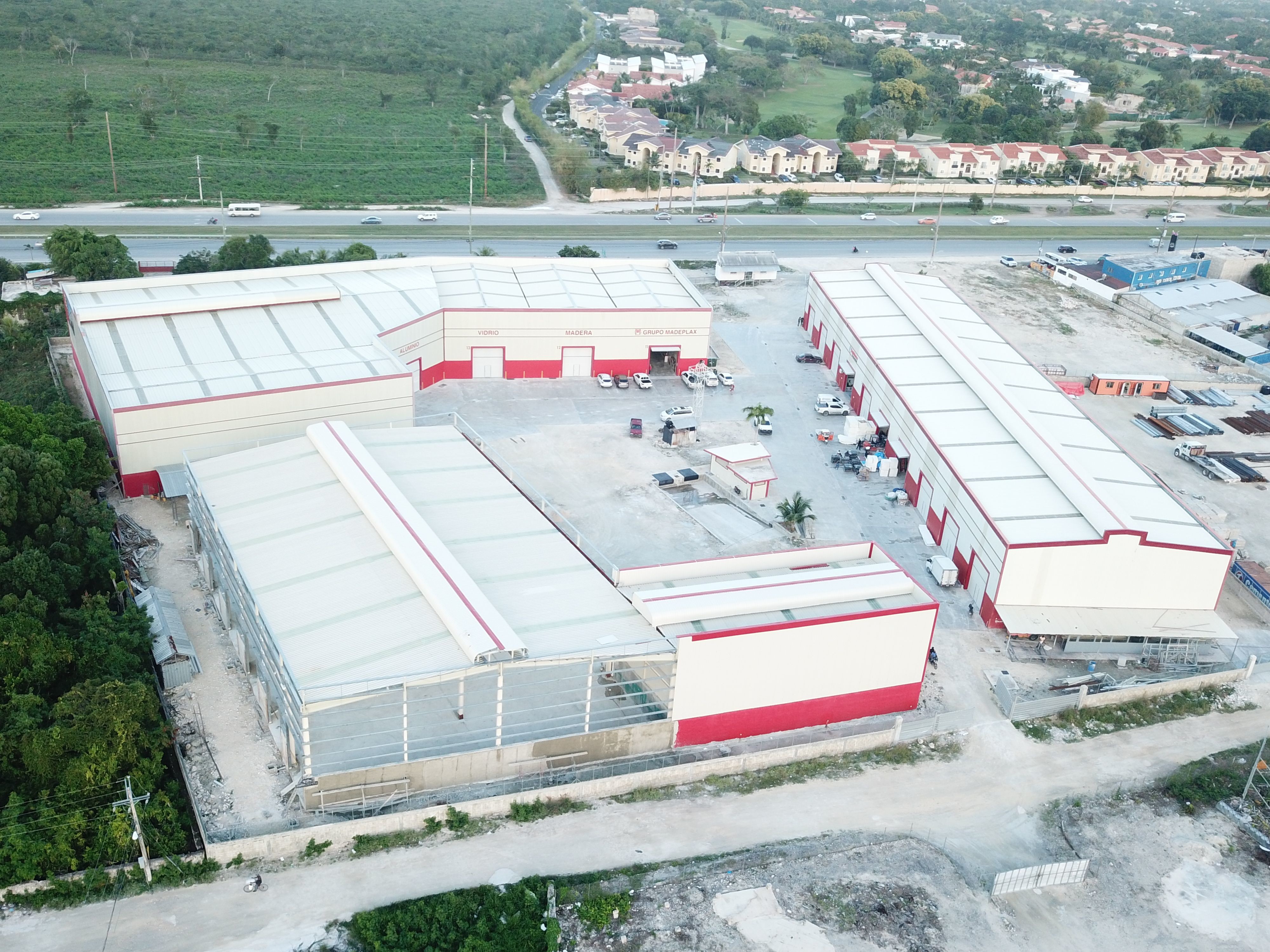 Solid Prefabricated Steel Structure Building Economic Steel Construction Warehouse